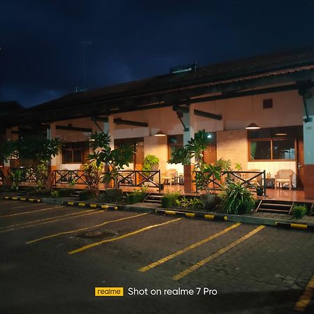 Hotel Aneka Baru Sleman  Exterior foto