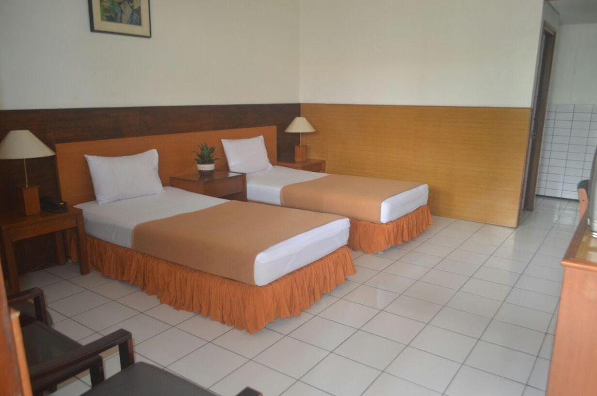 Hotel Aneka Baru Sleman  Exterior foto